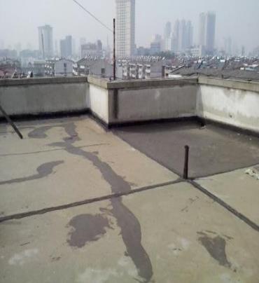 武汉市漏水维修 楼顶漏水是什么原因，楼顶漏水维修方法是什么?